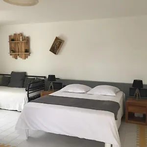  Appartement Studio En Bord De Plage Avec Grande Piscine